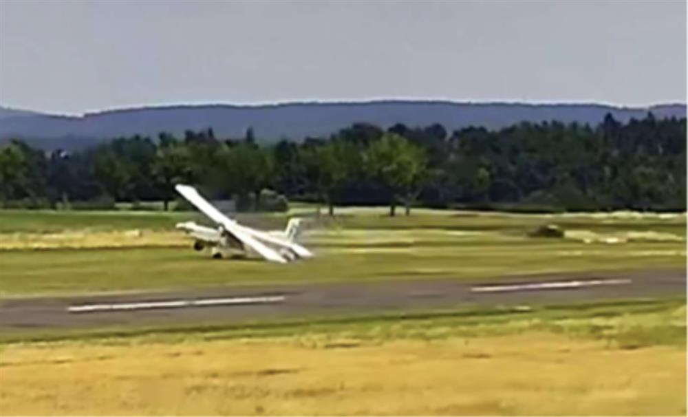 Kamerový záznam na letišti v Příbrami zachytily letoun těsně po nehodě